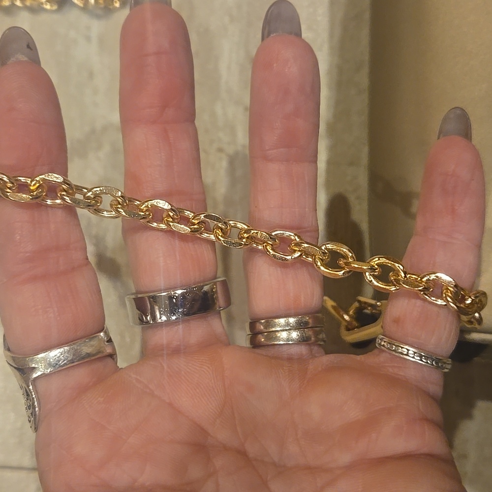 Versace Parfums Gold Matte Chainlink Bag - Picture 4 of 13
